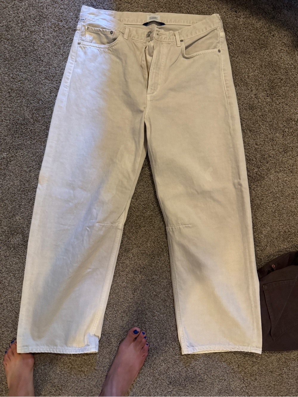 Miro relaxed barrel jean in almondette - Picture 4 of 6